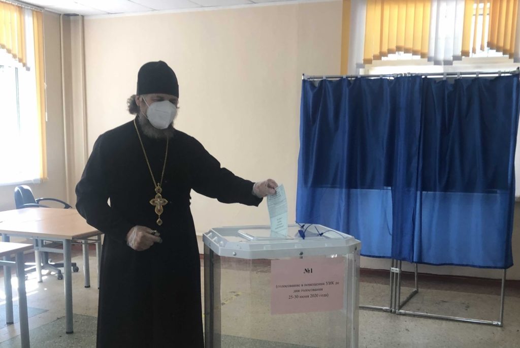 Протоиерей Павел Сорочинский: На участке для голосования соблюдены все меры безопасности