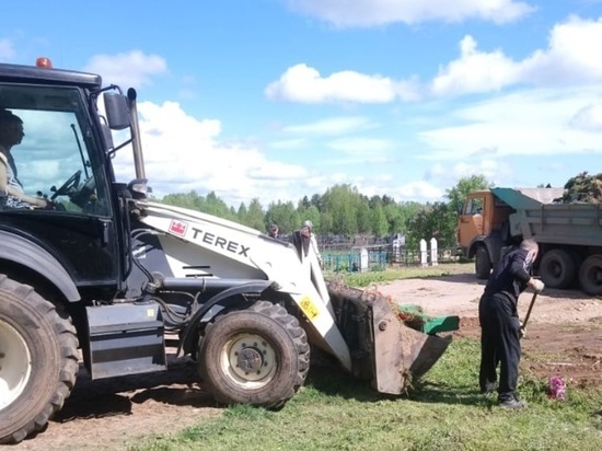 В Тверской области убрали мусор с городских кладбищ В Тверской области убрали мусор с городских кладбищ