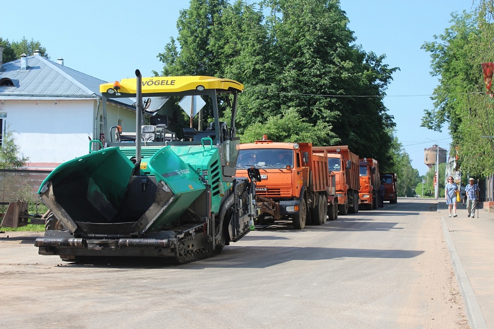 Глава района в Тверской области проверила ход дорожного ремонта Глава района в Тверской области проверила ход дорожного ремонта