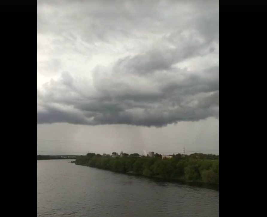 В Твери прогремела гроза В Твери прогремела гроза