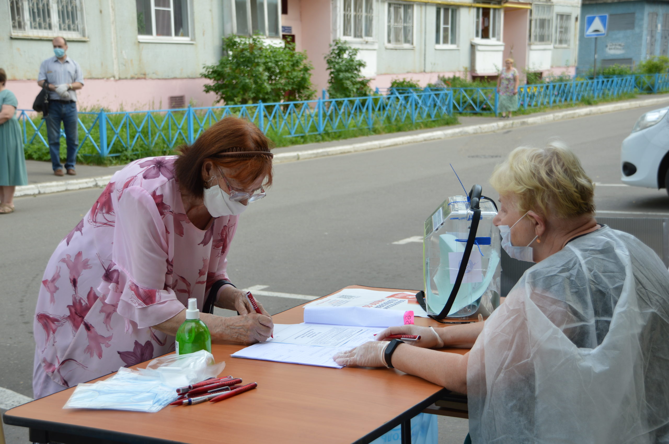 Жители Тверской области могут проголосовать по поправкам на выездных участках Жители Тверской области могут проголосовать по поправкам на выездных участках