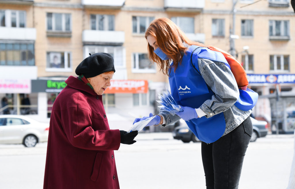Тверские волонтеры раздали около 800 тысяч многоразовых масок