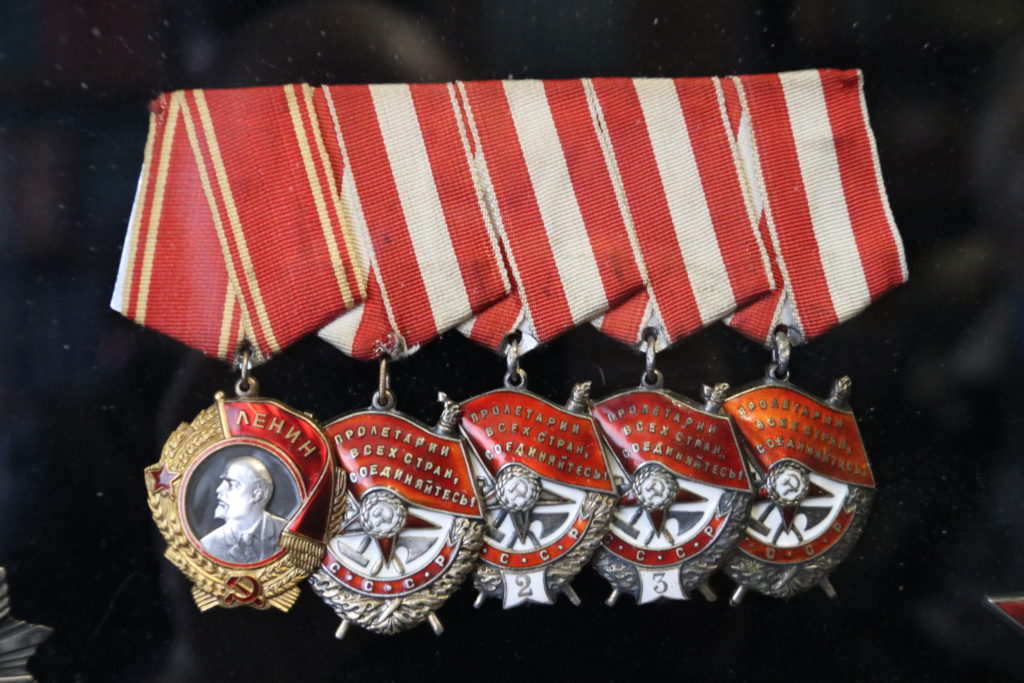 Пример для кино: как "воздушный хулиган" Додонов бил врага и праздновал Победу на Красной площади