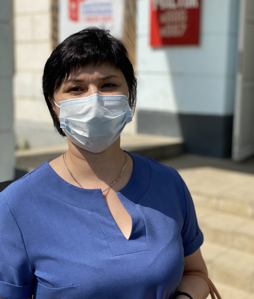 Главный врач детской больницы Анна Бекетова поделилась своим мнением с избирательного участка