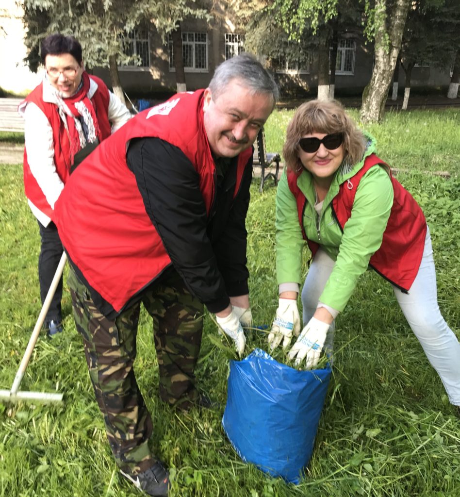 На территории ДК "Пролетарка" в  Твери прошел экологический субботник