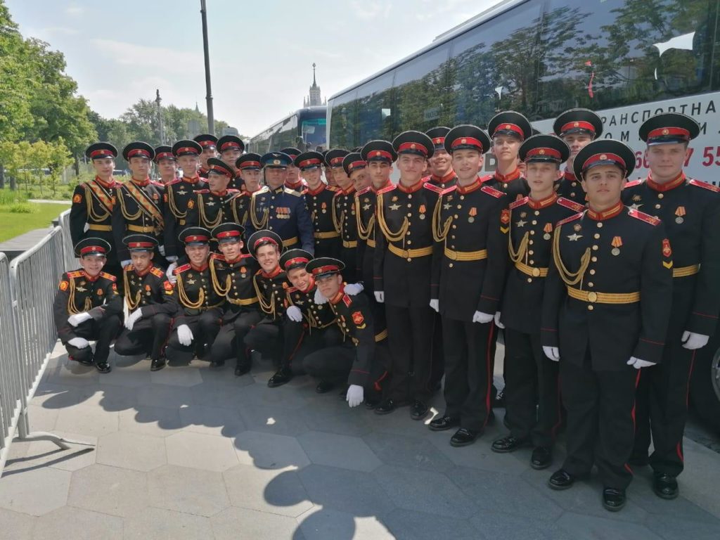 Суворовцы, курсантки ВКО, юнармейцы и авиация Тверской области приняли участие в Параде Победы в Москве