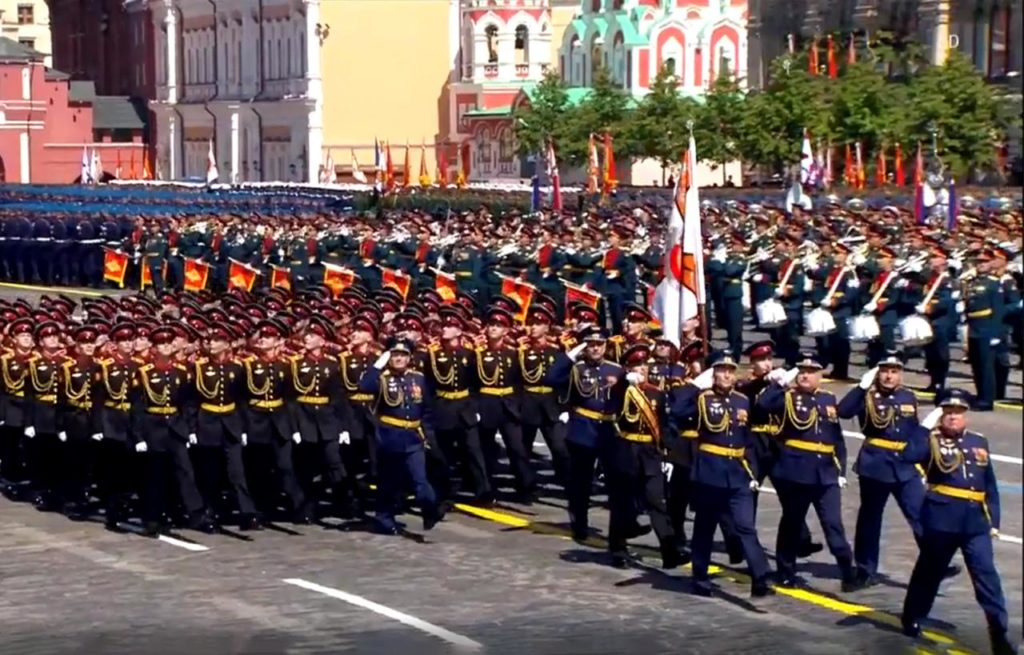 Суворовцы, курсантки ВКО, юнармейцы и авиация Тверской области приняли участие в Параде Победы в Москве