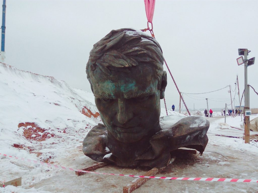 Вспоминаем, как проходила установка мемориала Советскому солдату в Тверской области Вспоминаем, как проходила установка мемориала Советскому солдату в Тверской области