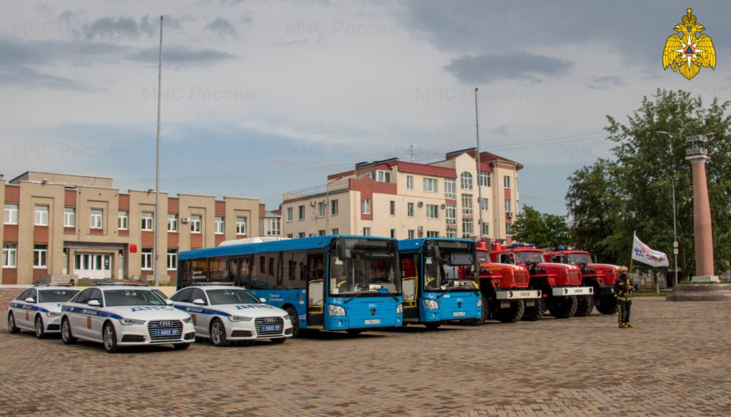 Триколор из спецтехники: в Твери флешмоб «Флаги России» сняли с квадрокоптера