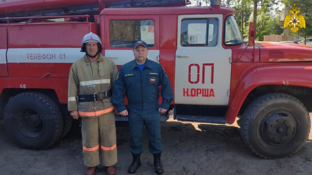 В Тверской области пожарные спасли мужчину из огня