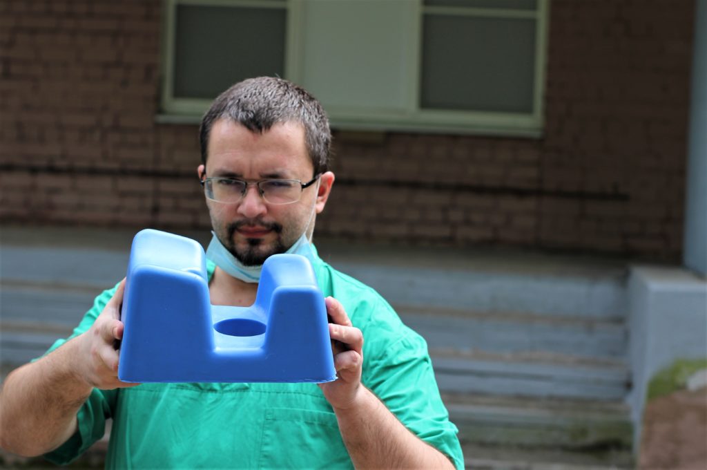 Тверская компания изготовила протекторы для пациентов, подключённых к аппаратам ИВЛ