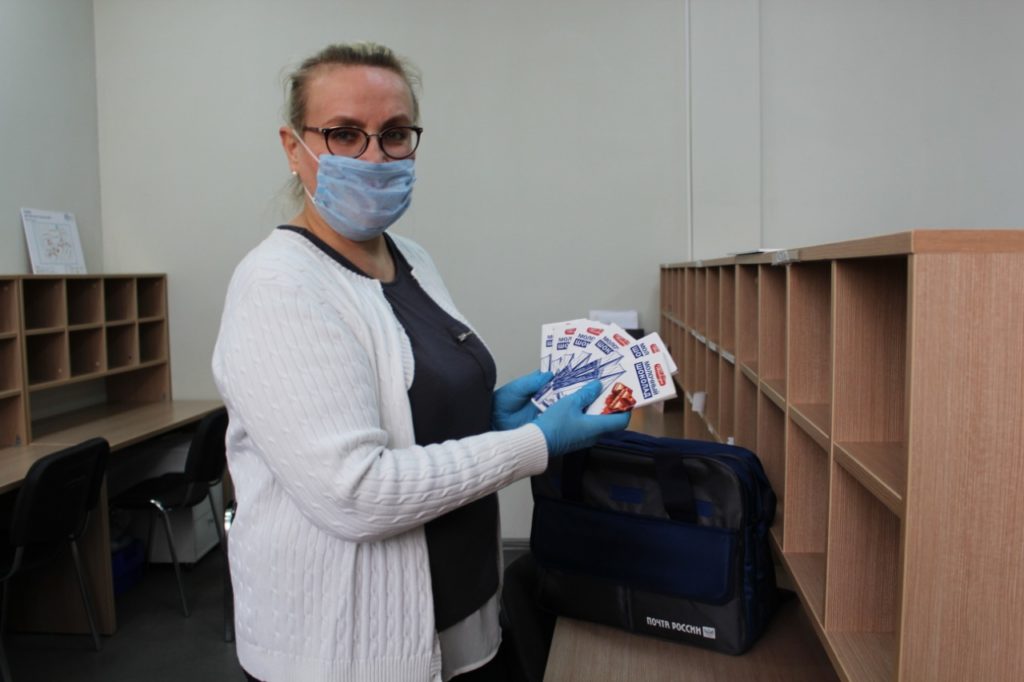 Почтальоны будут доставлять продукты домой пенсионерам и инвалидам в Тверской области
