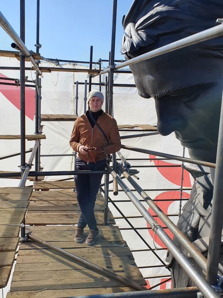 Скульптор Ржевского мемориала рассказал, чем занимается на карантине перед открытием монумента