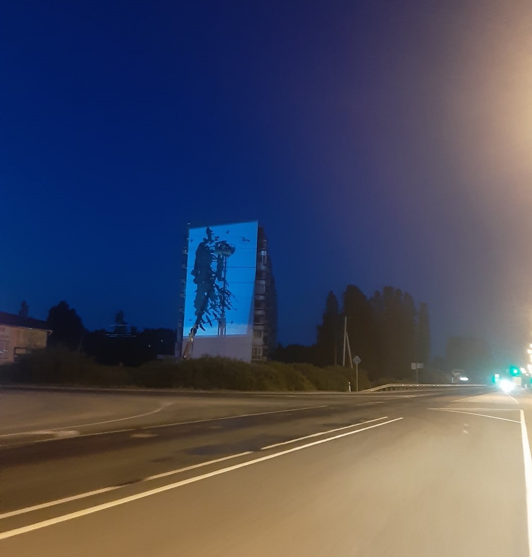 В Тверской области рисуют новое граффити Ржевского мемориала В Тверской области рисуют новое граффити Ржевского мемориала