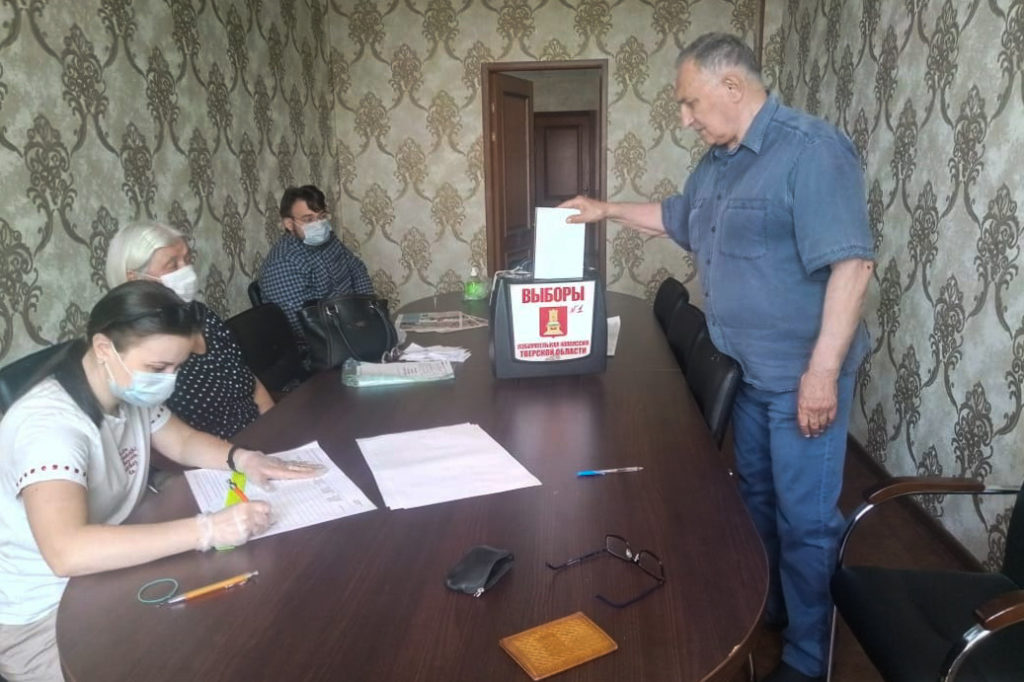 Избиратели оценили санитарную безопасность на участках в Тверской области