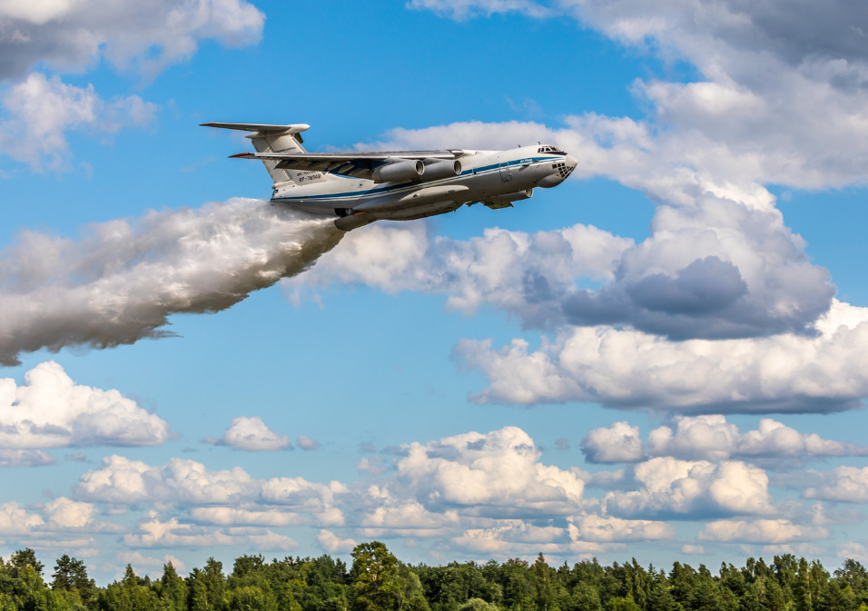 Тверские лётчики тренировались тушить лесные пожары со сверхмалой высоты