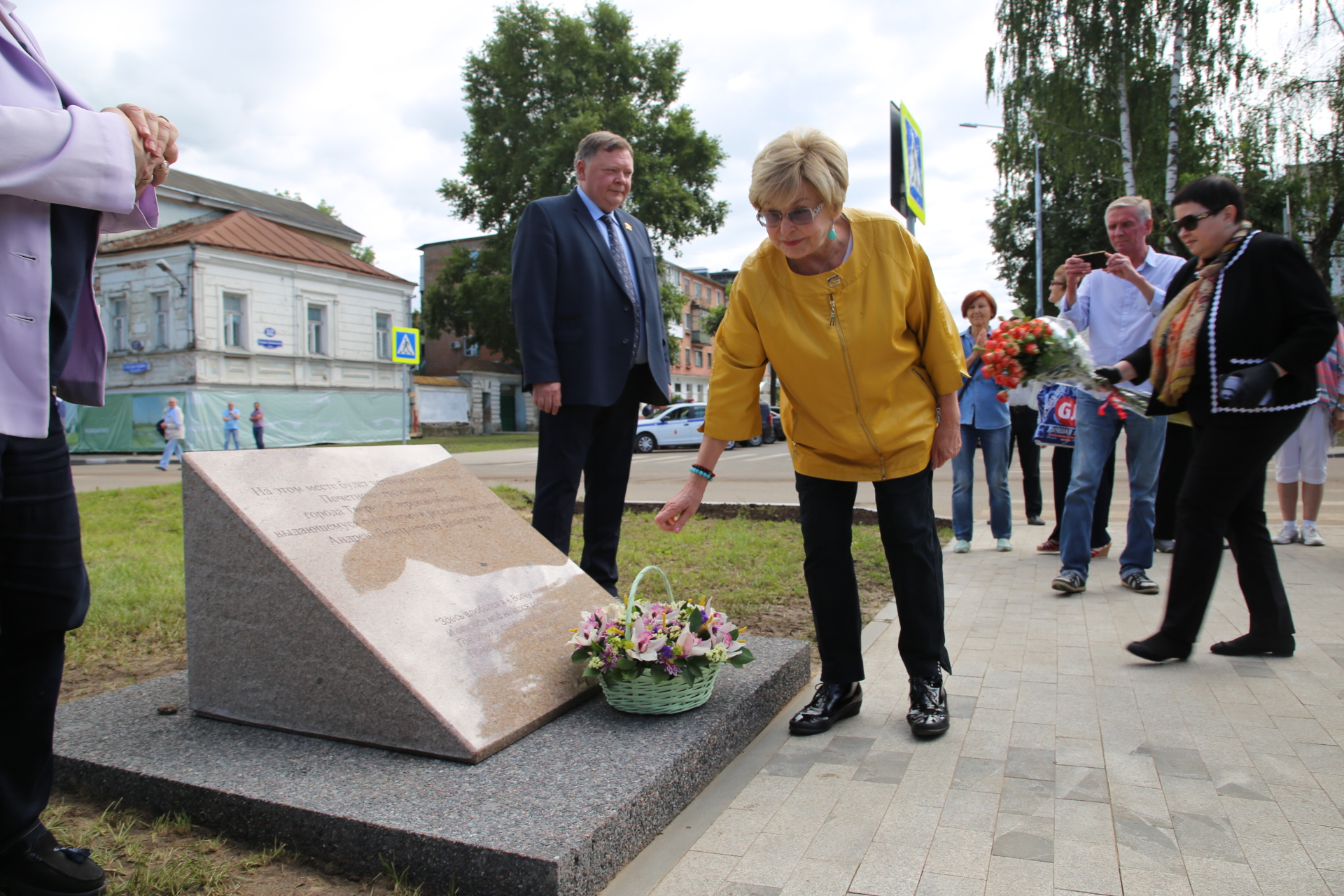 На набережной Волги в Твери заложили камень на месте будущего памятника поэту Андрею Дементьеву На набережной Волги в Твери заложили камень на месте будущего памятника поэту Андрею Дементьеву