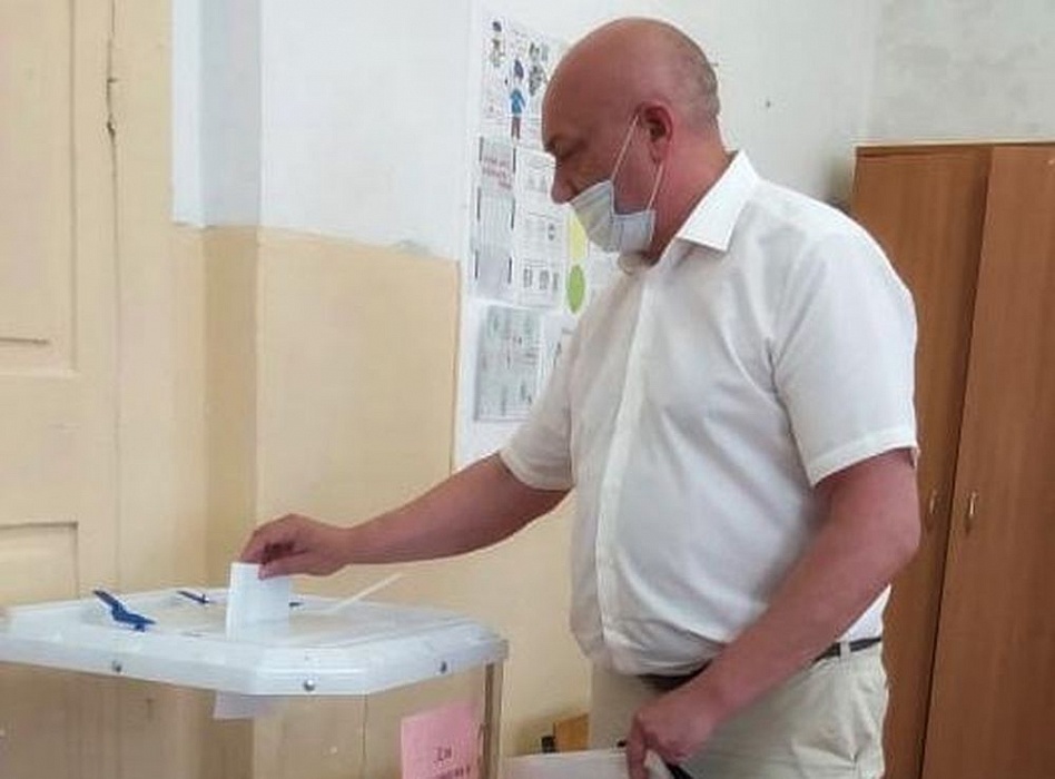 Хроника голосования: Проголосовал глава Осташковского округа Алексей Титов Хроника голосования: Проголосовал глава Осташковского округа Алексей Титов