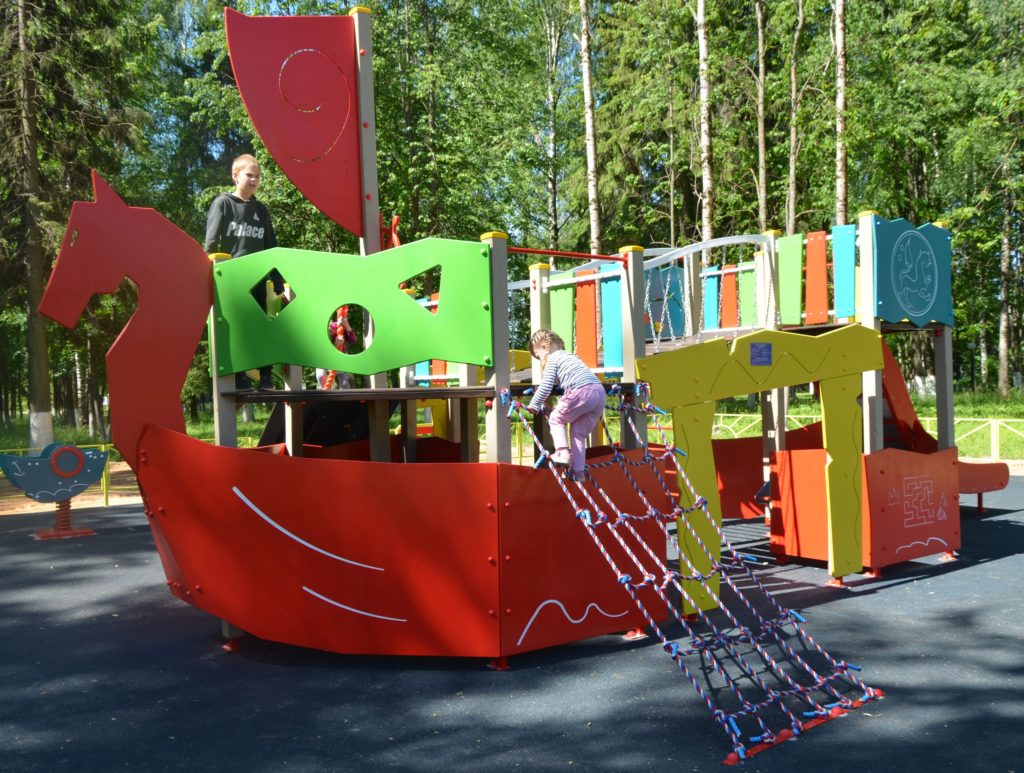 В районе Тверской области установили новую детскую площадку В районе Тверской области установили новую детскую площадку