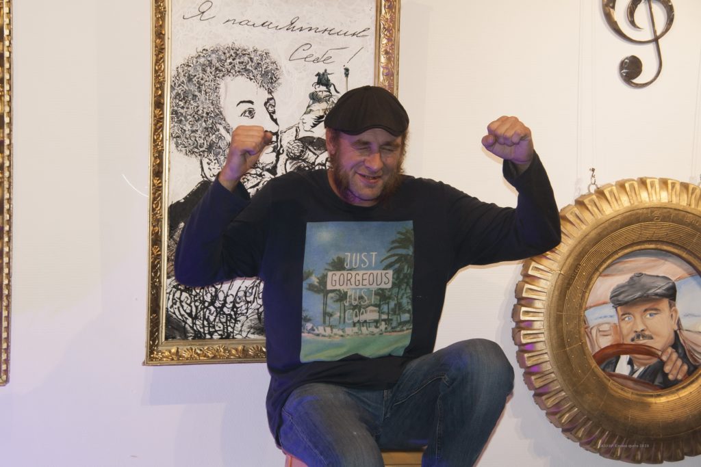 Поэты на табуретке прочитали стихи о Твери