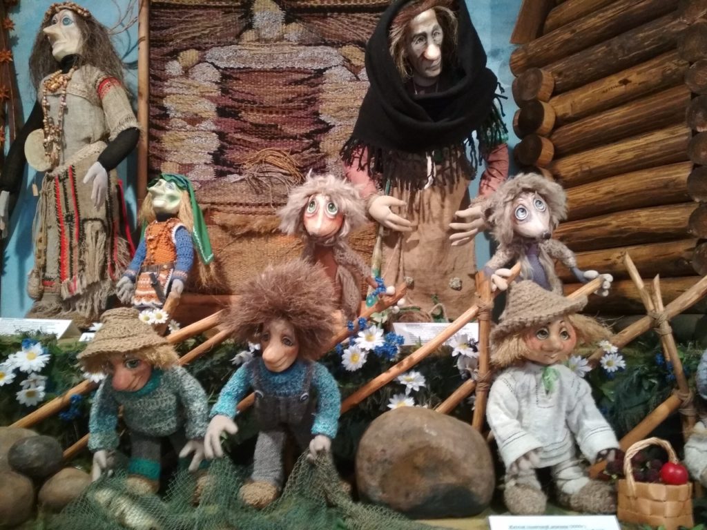 Музей кукол в Тверской области поделился фотографиями своих экспонатов