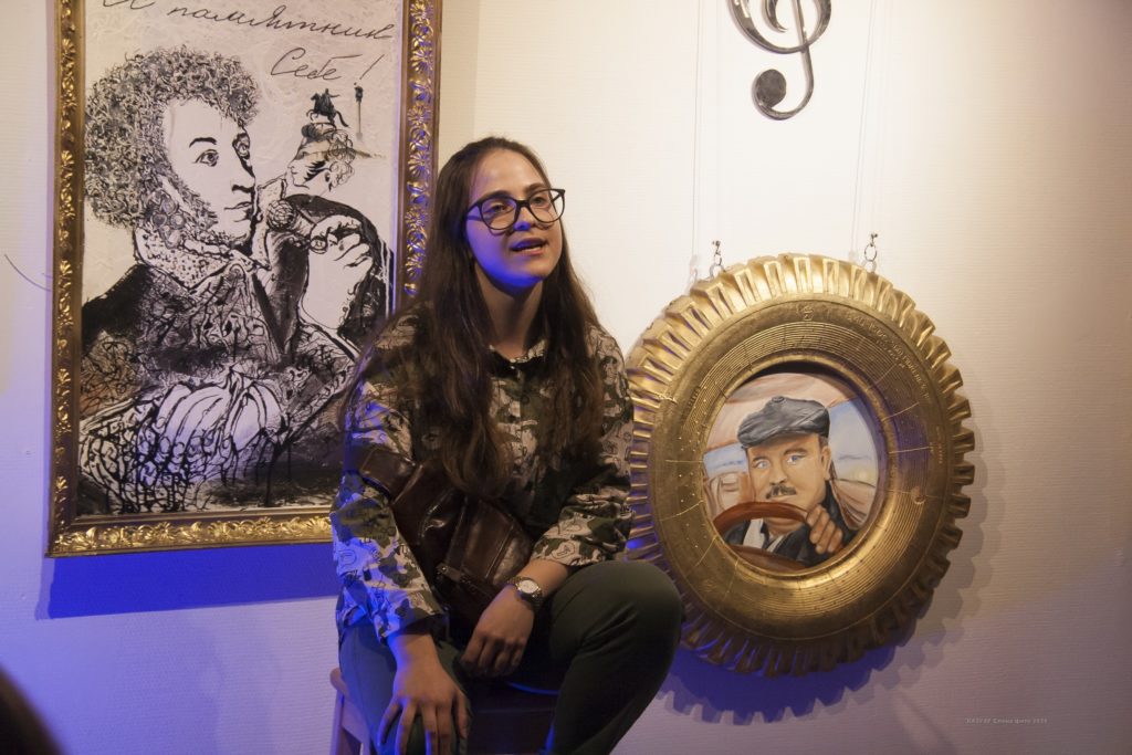 Поэты на табуретке прочитали стихи о Твери