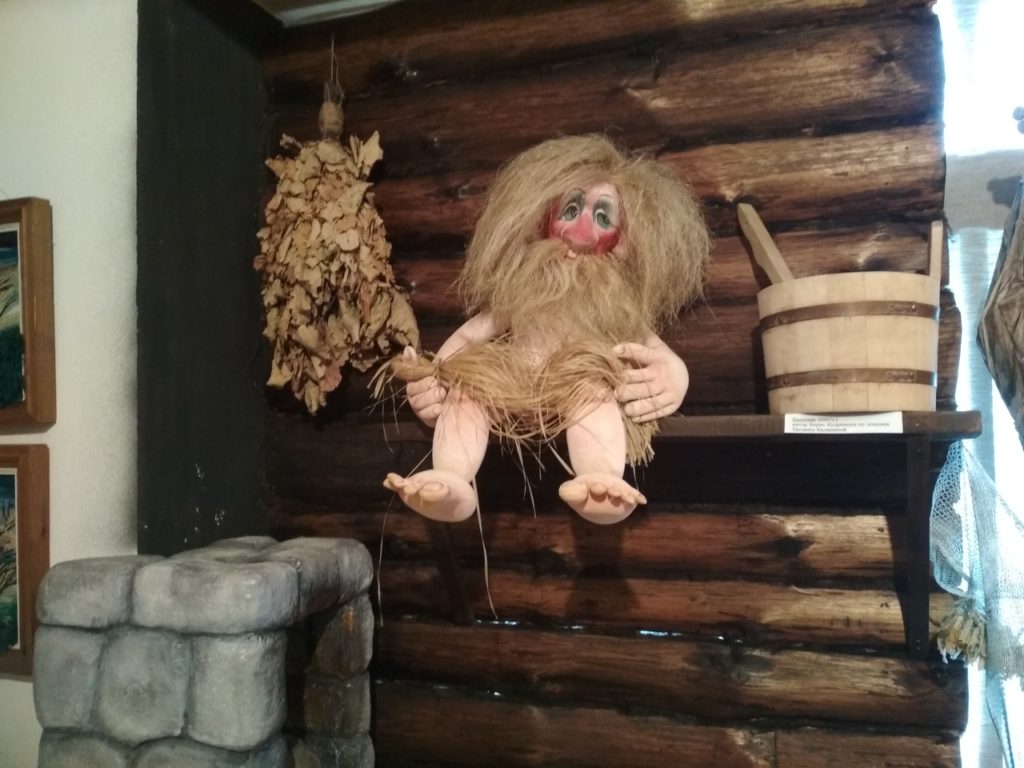 Музей кукол в Тверской области поделился фотографиями своих экспонатов