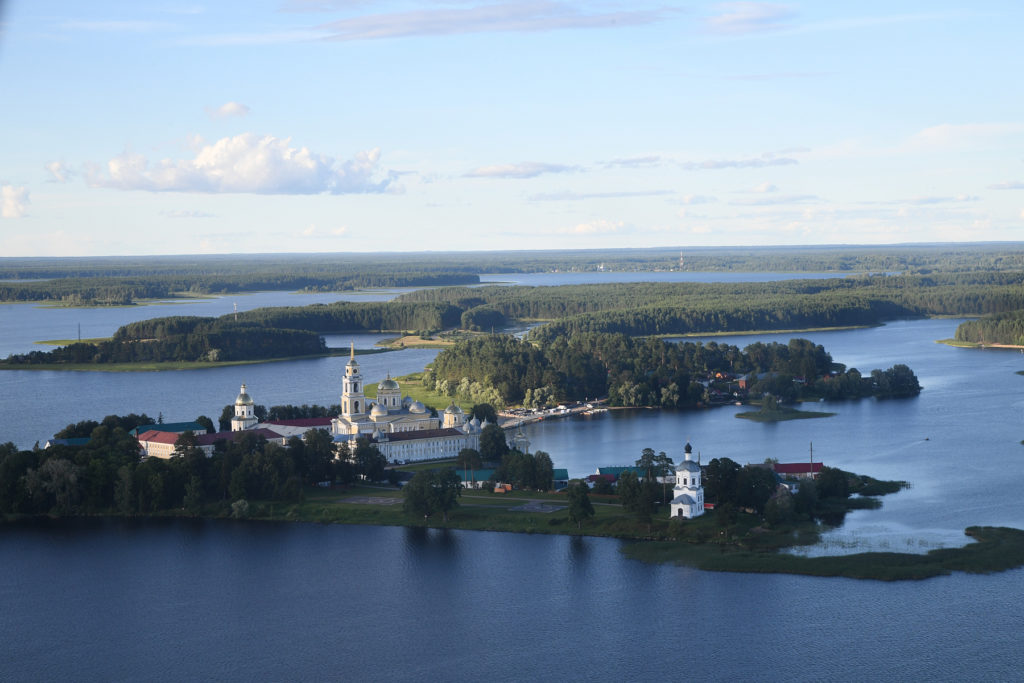 Игорь Руденя и глава Зарина Догузова посетили святыни осташковской земли