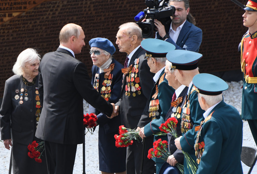 Владимир Путин открыл в Тверской области Ржевский мемориал Советскому солдату
