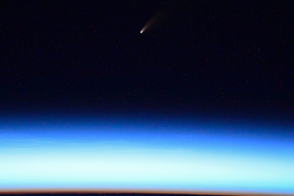 Жители Тверской области смогут увидеть ярчайшую комету за последние семь лет Жители Тверской области смогут увидеть ярчайшую комету за последние семь лет