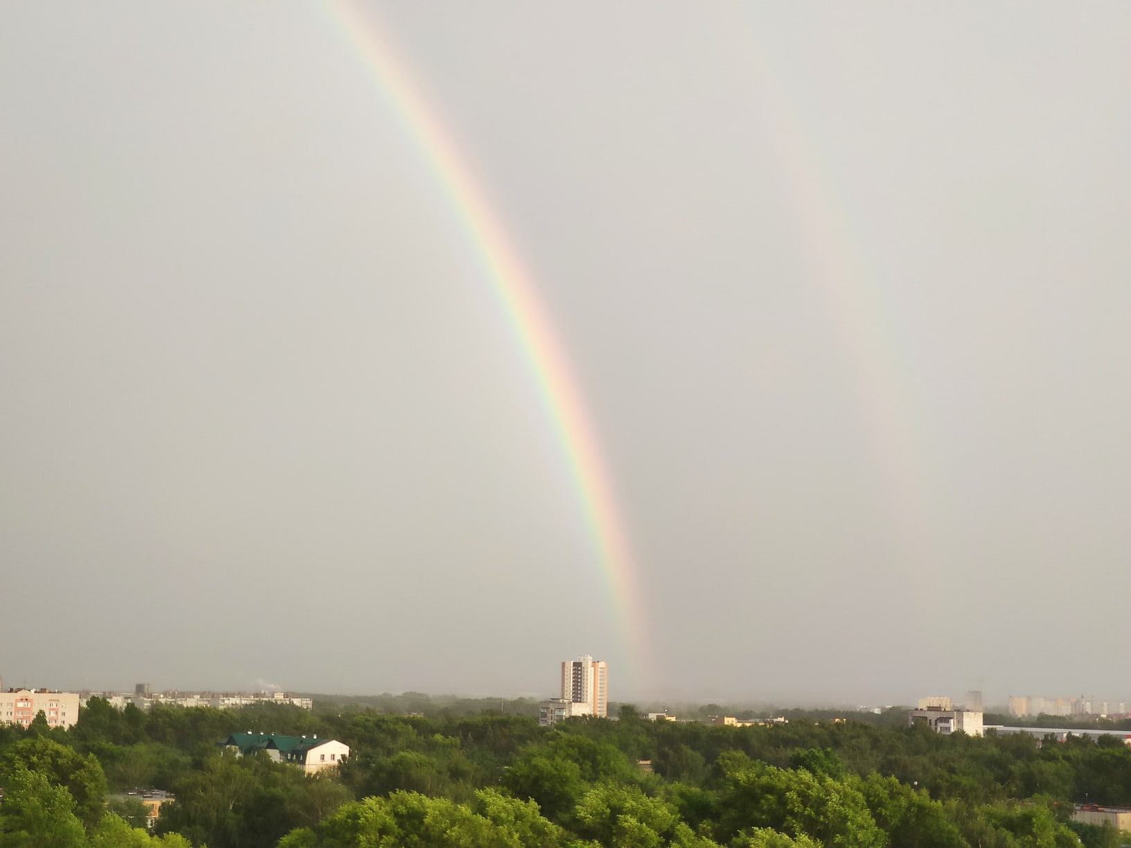 В Твери появилась редкая двойная радуга