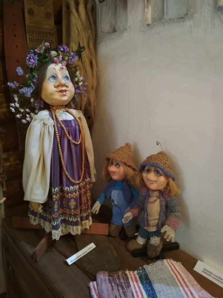 Музей кукол в Тверской области поделился фотографиями своих экспонатов