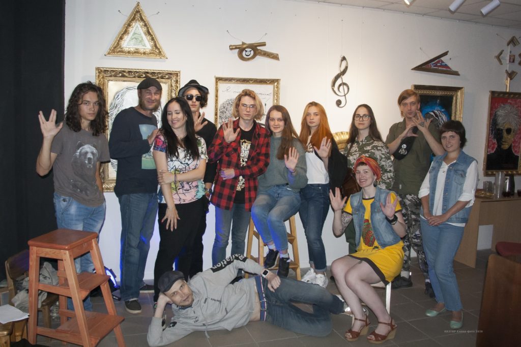 Поэты на табуретке прочитали стихи о Твери