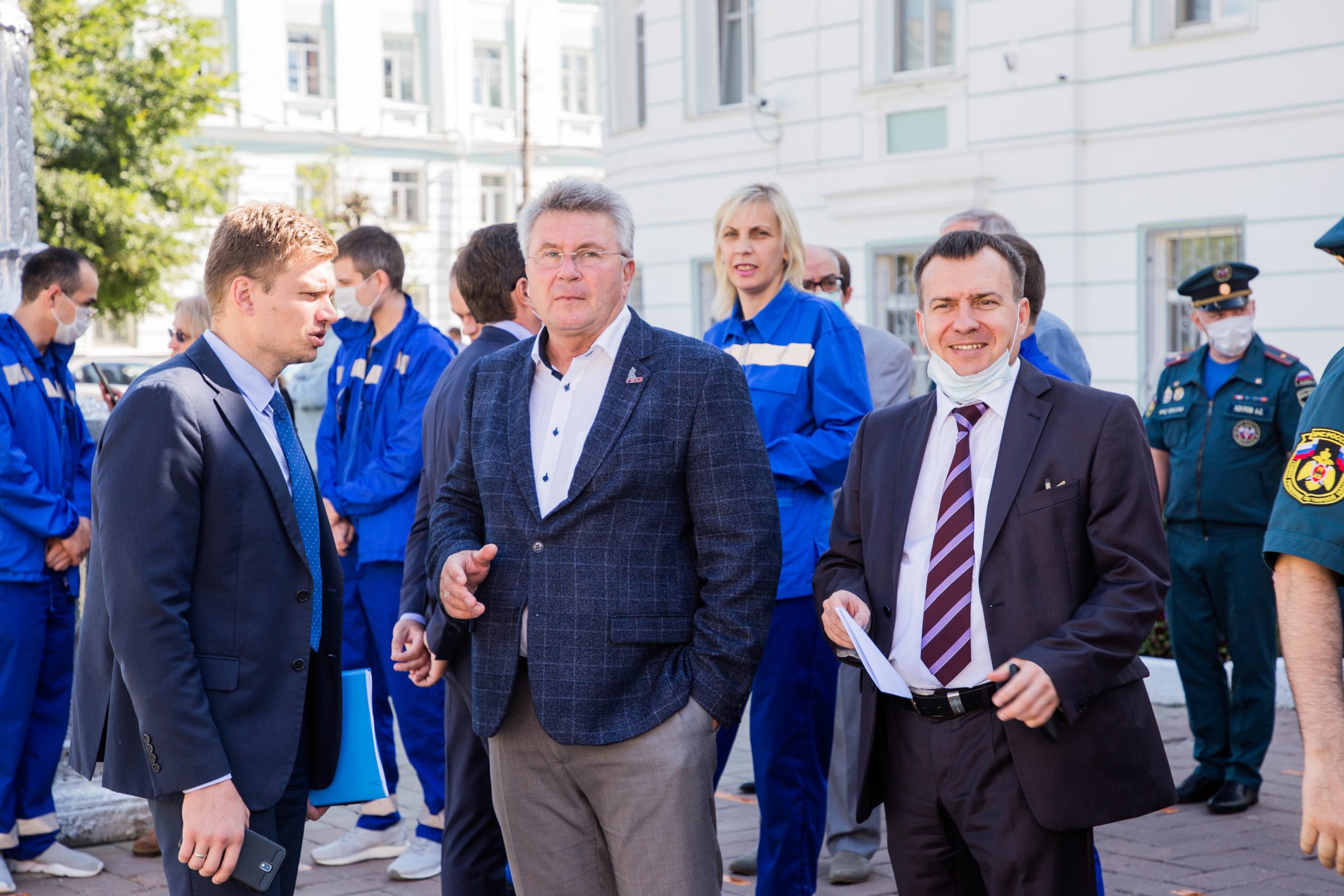 Игорь Руденя вручил новые машины и технику учреждениям здравоохранения и МЧС