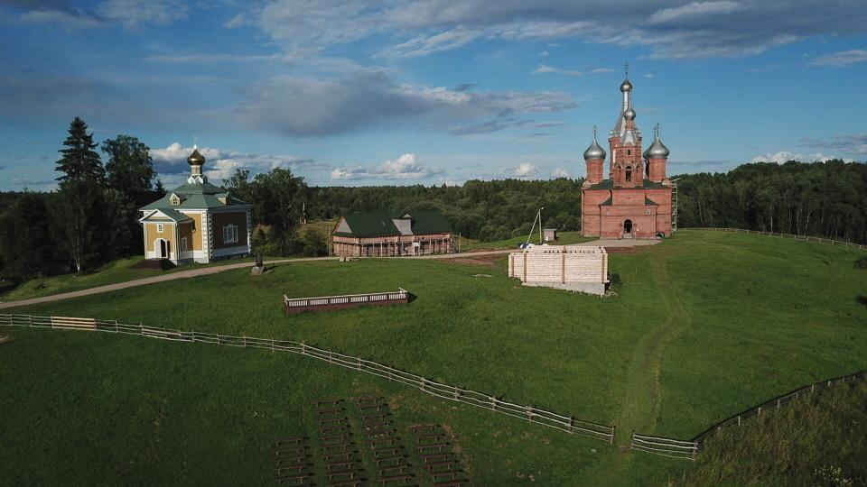Игорь Руденя и глава Зарина Догузова посетили святыни осташковской земли