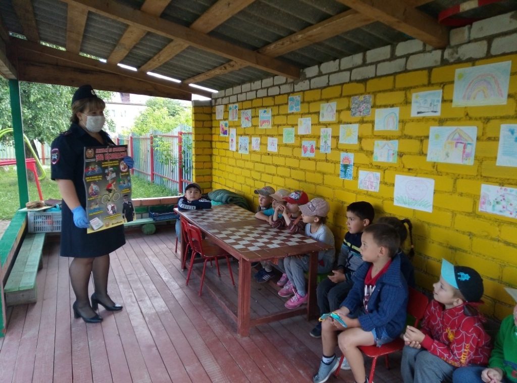 В Ржевском районе дошколятам напомнили правила поведения на дорогах В Ржевском районе дошколятам напомнили правила поведения на дорогах