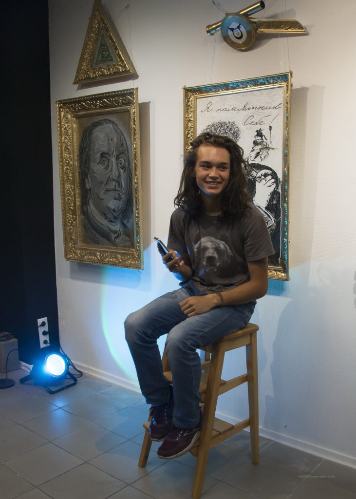 Поэты на табуретке прочитали стихи о Твери