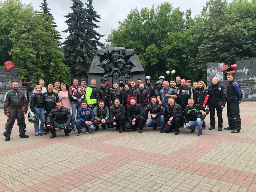 Дорогами Калиниского фронта: Памятник экипажу Степана Горобца в Твери