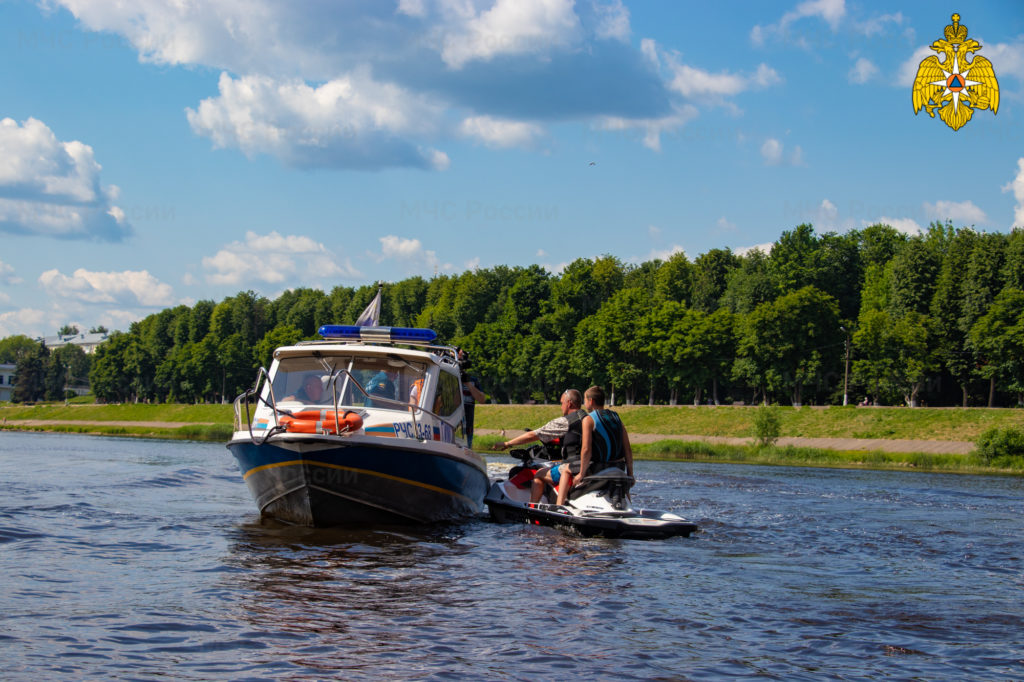 Сотрудники МЧС ежедневно патрулируют пляжи и водоемы Тверской области