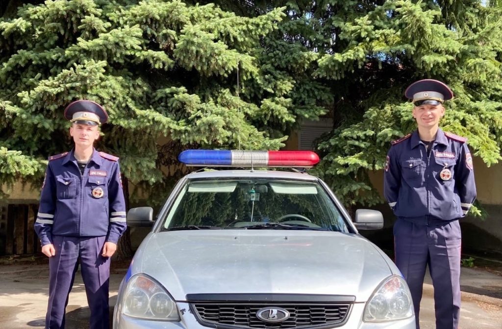 В Тверской области автоинспекторы спасли жизнь мужчине