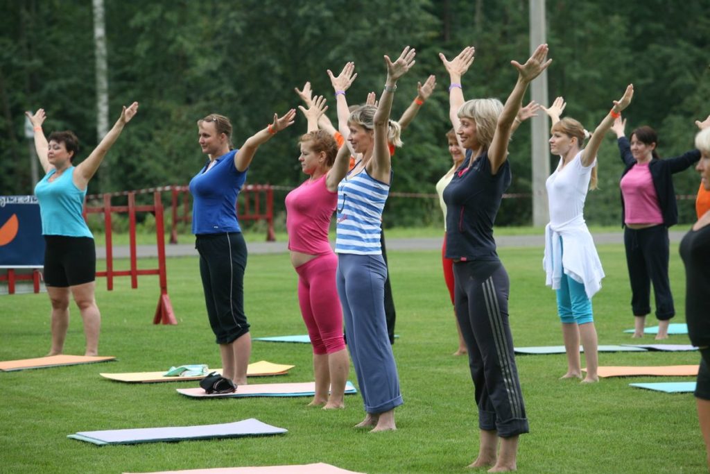 Бесплатные оздоровительные занятия пройдут в парке Победы и Городском саду в Твери