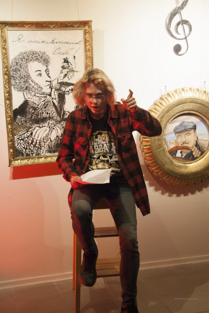 Поэты на табуретке прочитали стихи о Твери