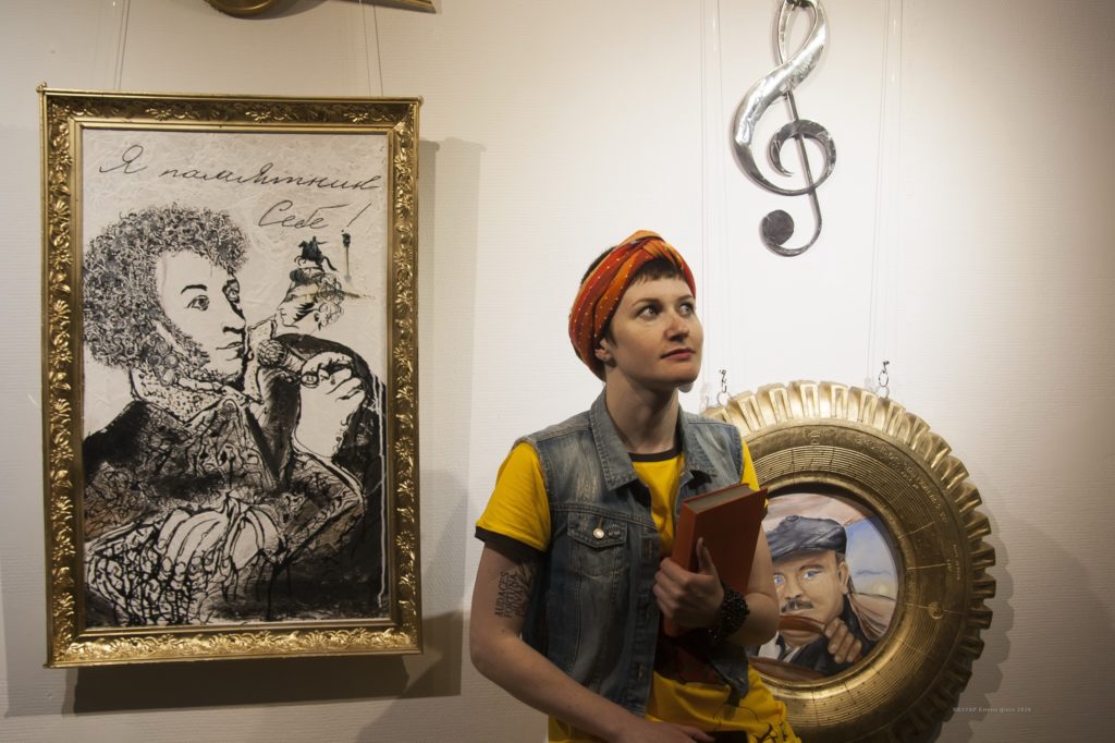 Поэты на табуретке прочитали стихи о Твери