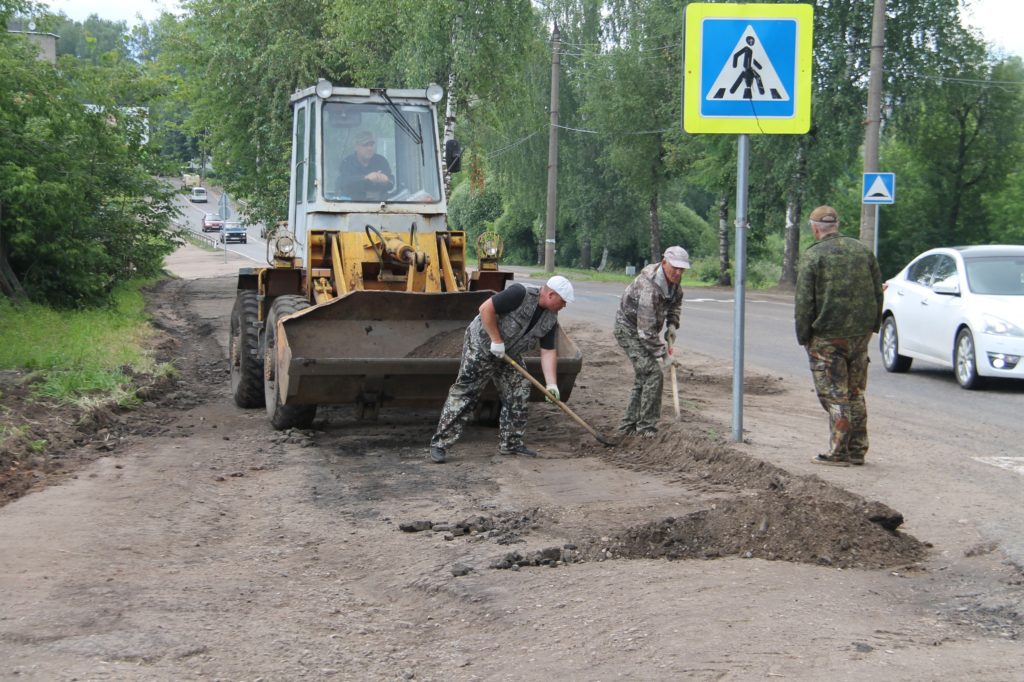 В Нелидово занялись ремонтом тротуаров