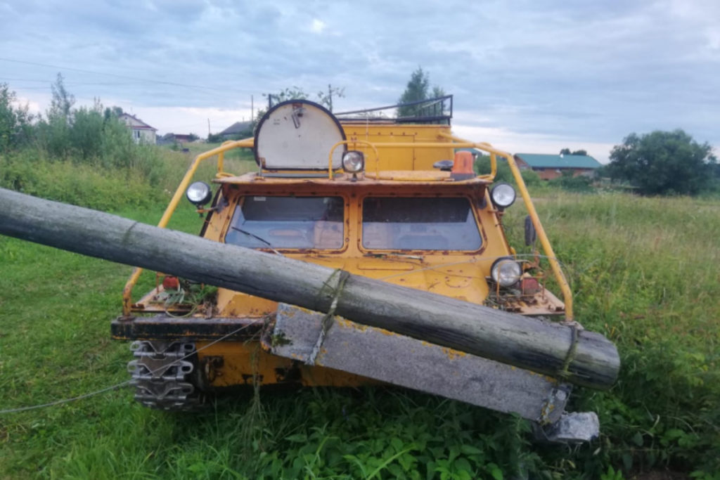 В Тверской области двое мужчин угнали вездеход