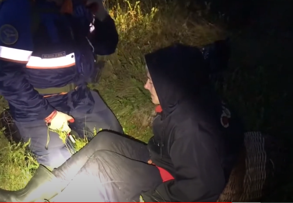 Добровольцы нашли потерявшуюся бабушку в лесу Тверской области