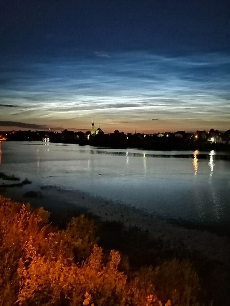 Светящиеся облака и спиральные молнии сфотографировали жители Тверской области