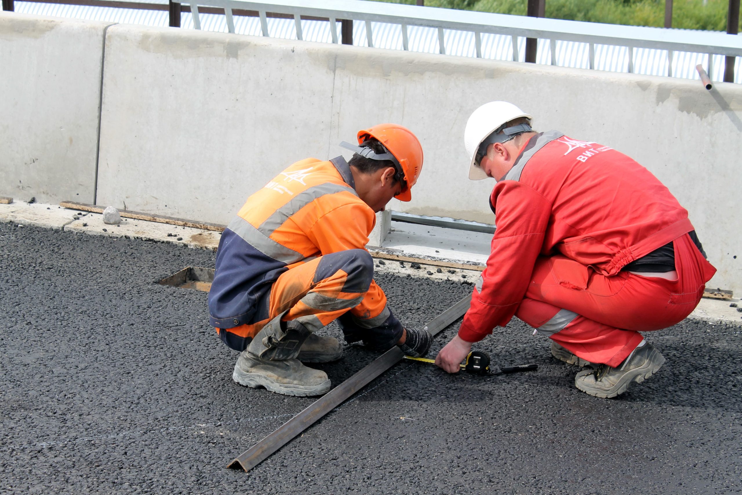 В Твери продолжаются работы по ремонту дорог