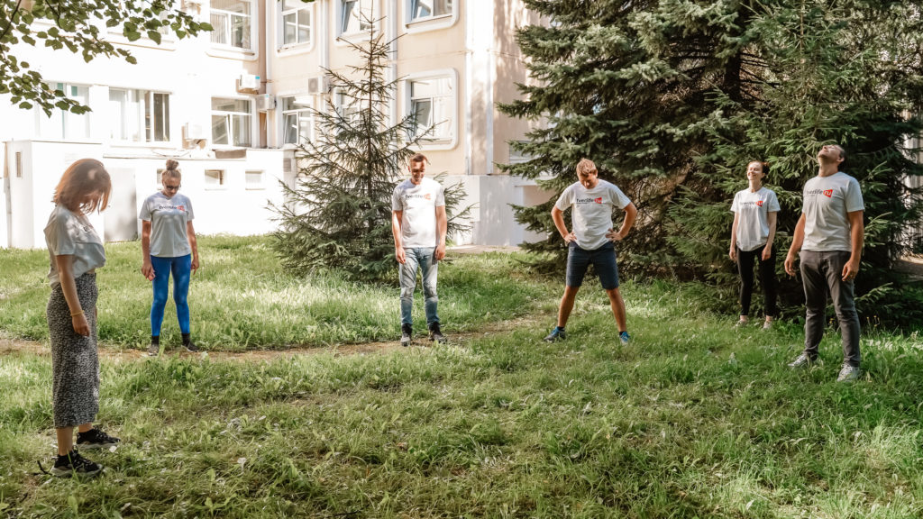 Сотрудники медиахолдинга Тверской области начали рабочий день с зарядки