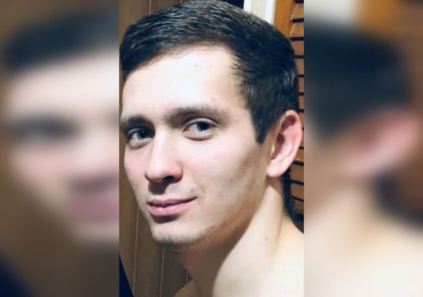 В Тверской области пропал парень в шортах и разноцветной олимпийке В Тверской области пропал парень в шортах и разноцветной олимпийке
